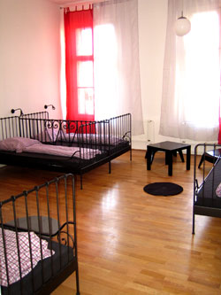 girls dorm [helter skelter hostel berlin]